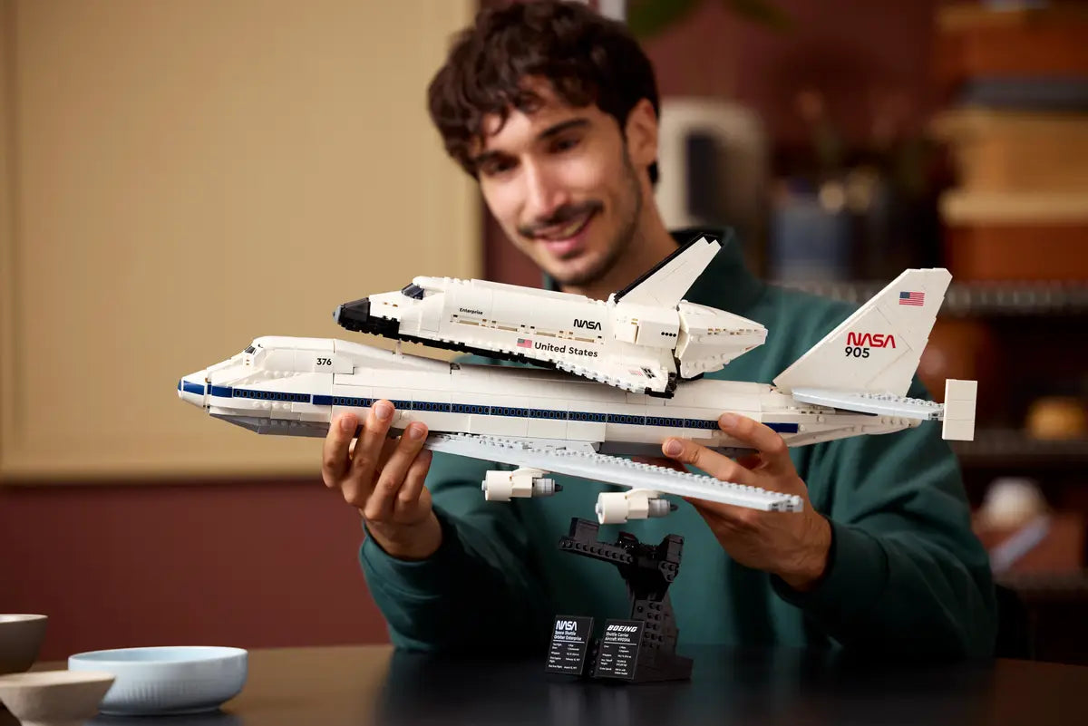 LEGO - ICONS Shuttle Carrier Aircraft 10360