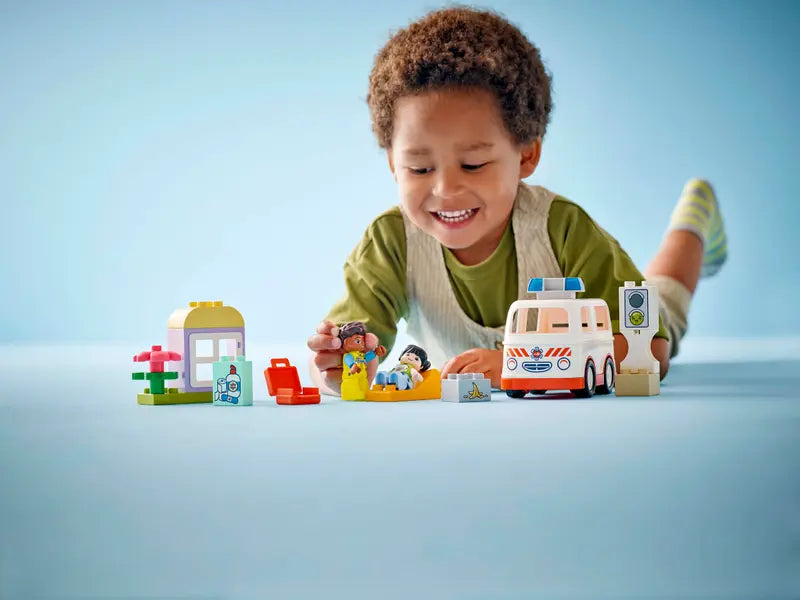LEGO - Duplo Ambulance & Driver (10447)