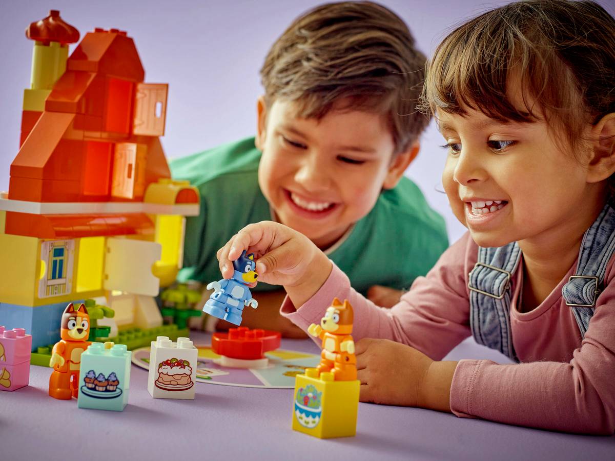 LEGO - Bluey's Family House with Memory Game 10459