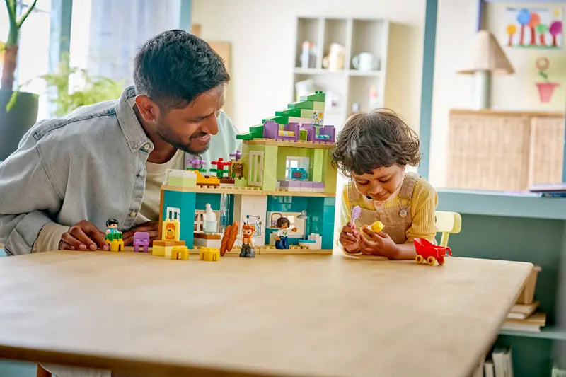 LEGO - Duplo 3 in 1 Modern Family House with Figurines 10470
