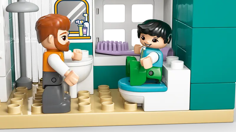 LEGO - Duplo 3 in 1 Modern Family House with Figurines 10470