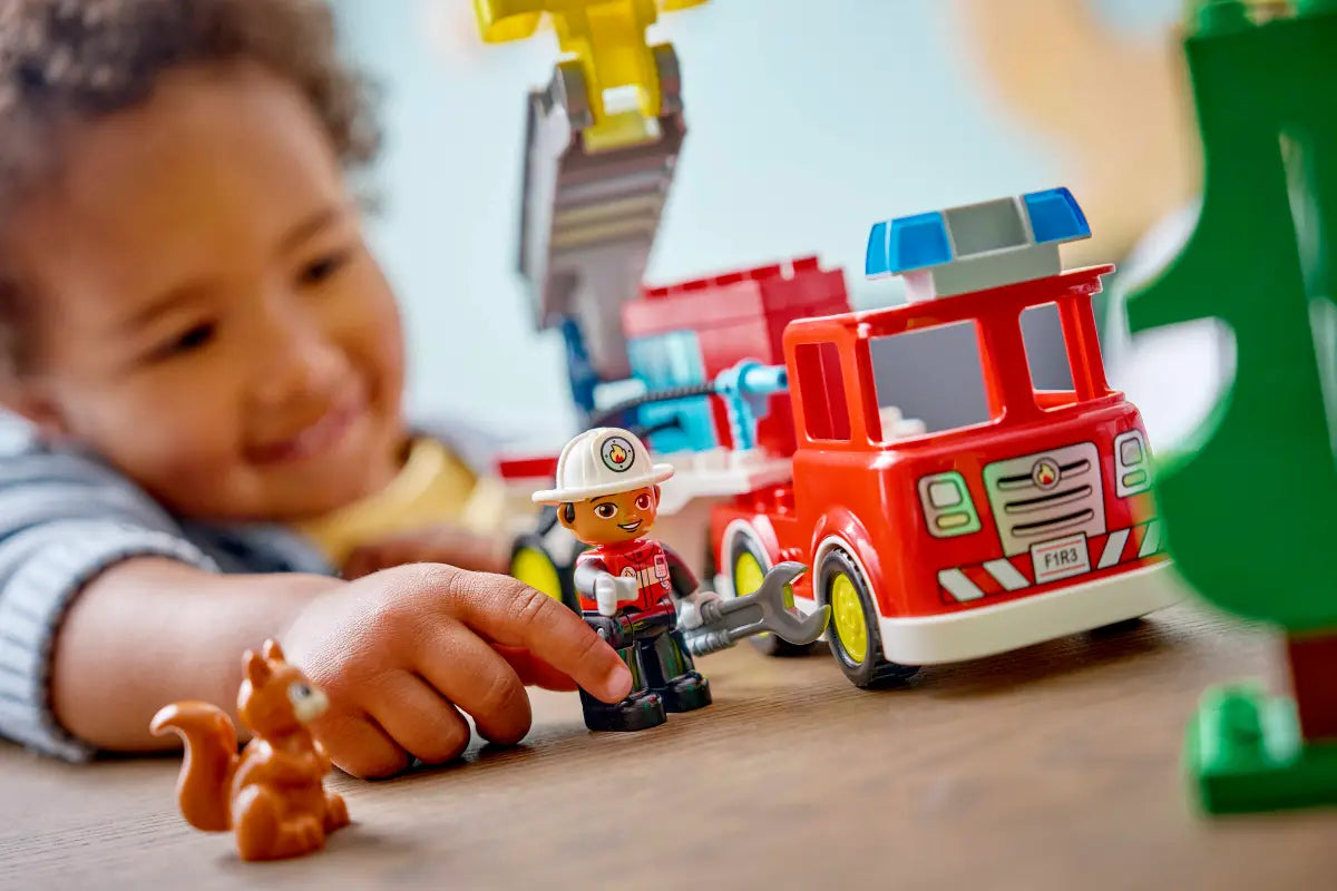 LEGO - Duplo Fire Engine with Hose and Firefighter 10473