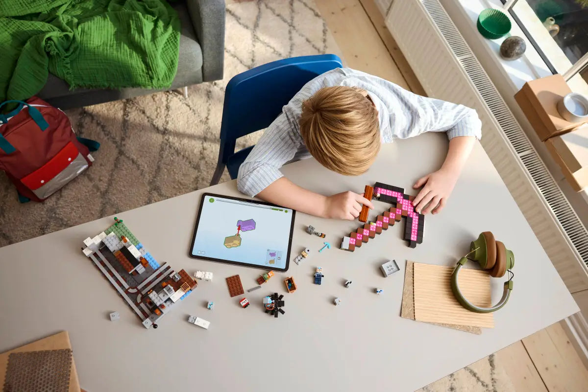 LEGO - Minecraft The Pickaxe Mine 21277