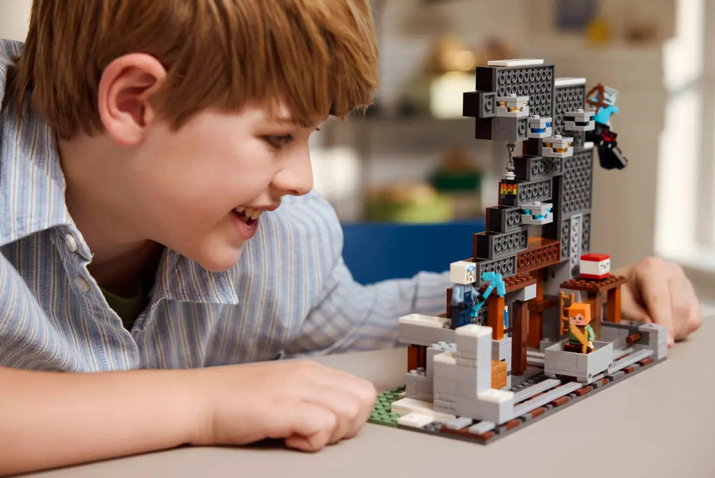 LEGO - Minecraft The Pickaxe Mine 21277