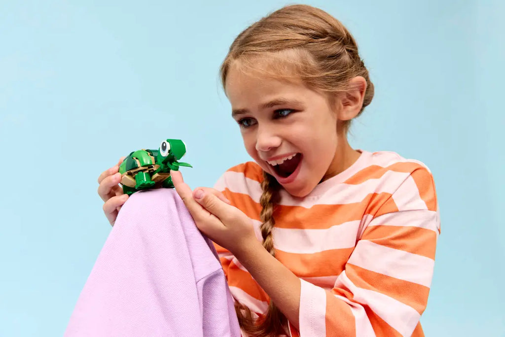 LEGO - Creator Turtle with a Waterlily 31377
