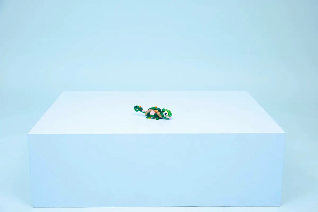 LEGO - Creator Turtle with a Waterlily 31377