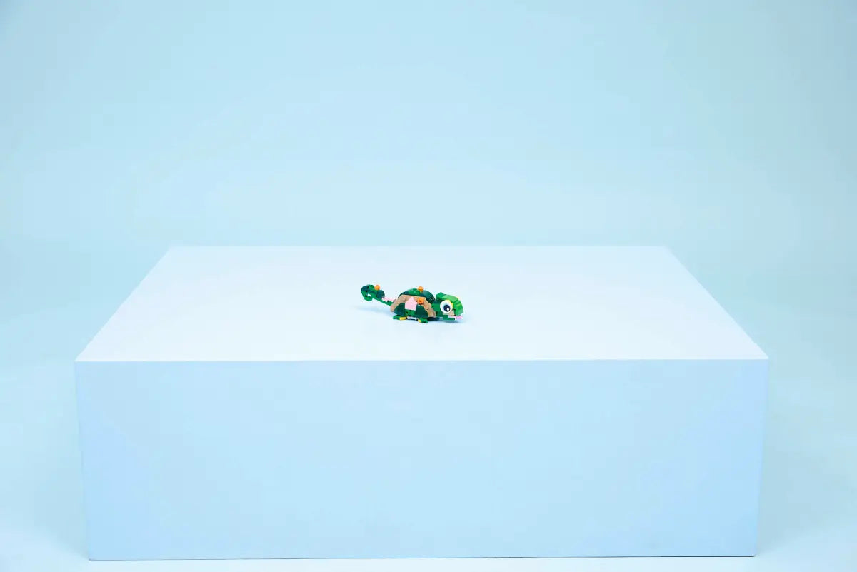 LEGO - Creator Turtle with a Waterlily 31377