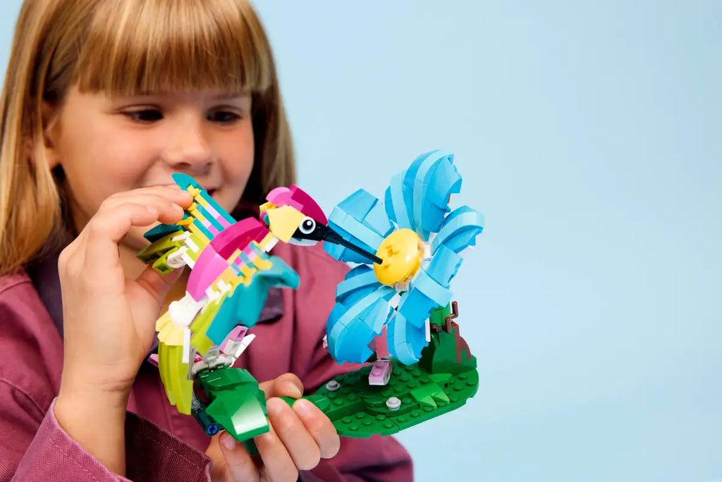 LEGO - Creator Colorful Hummingbird 31384