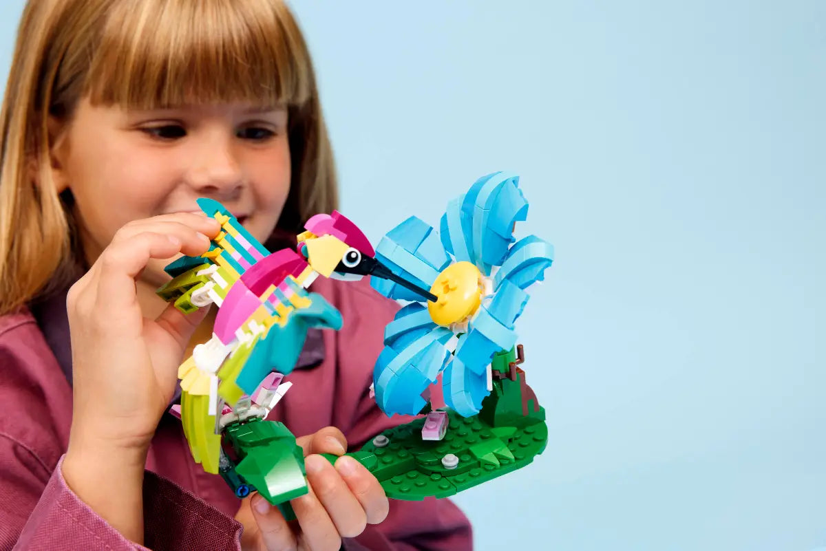 LEGO - Creator Colorful Hummingbird 31384