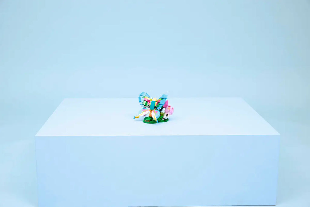 LEGO - Creator Colorful Hummingbird 31384
