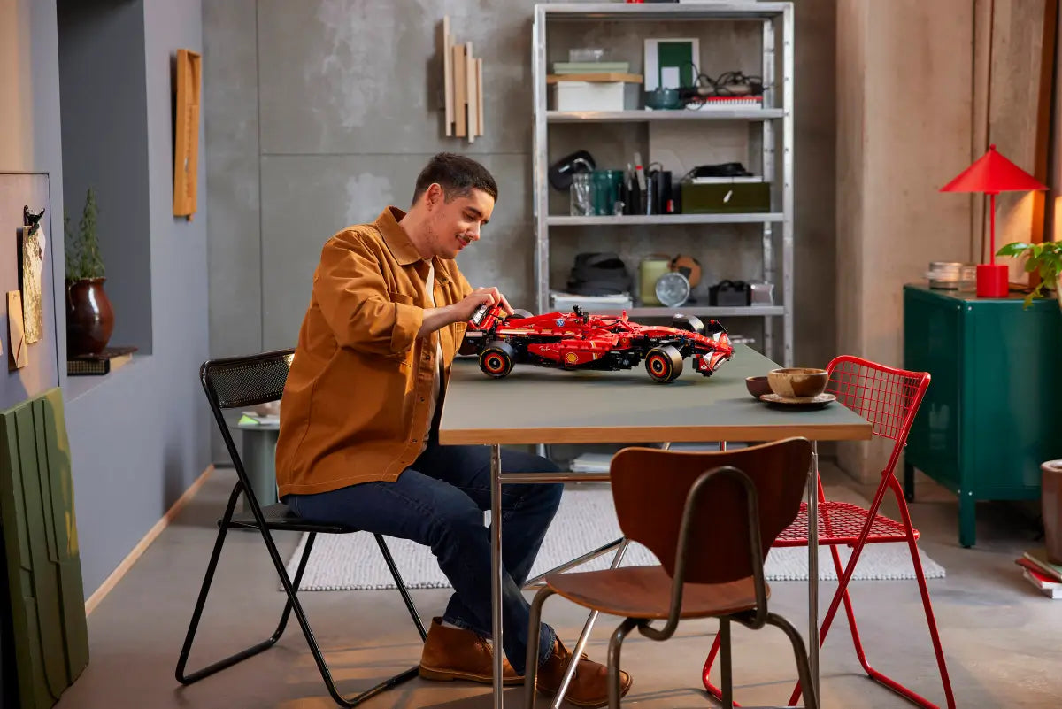 LEGO - Technic Ferrari SF-24 F1 Car 42207