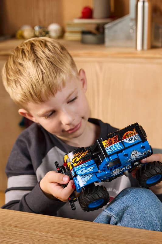 LEGO - Technic Monster Jam Grave Digger Fire and Ice 42219