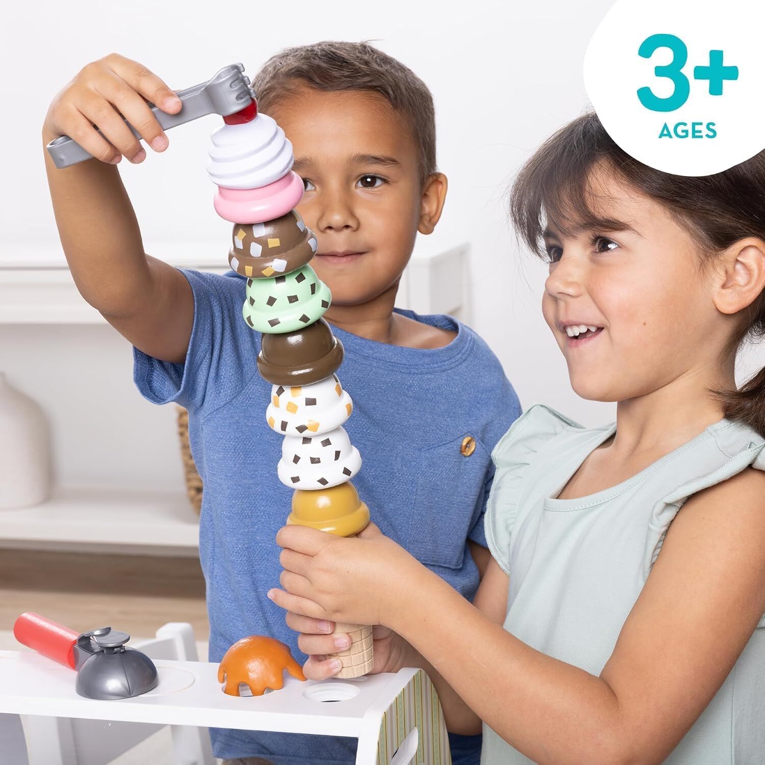 Melissa & Doug - Scoop & Serve Ice Cream Counter