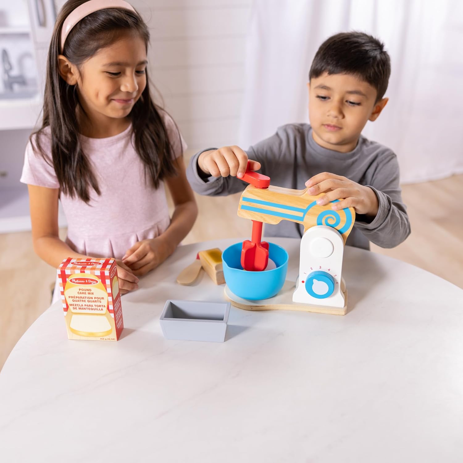 Melissa & Doug - Wooden Make-A-Cake Mixer Set
