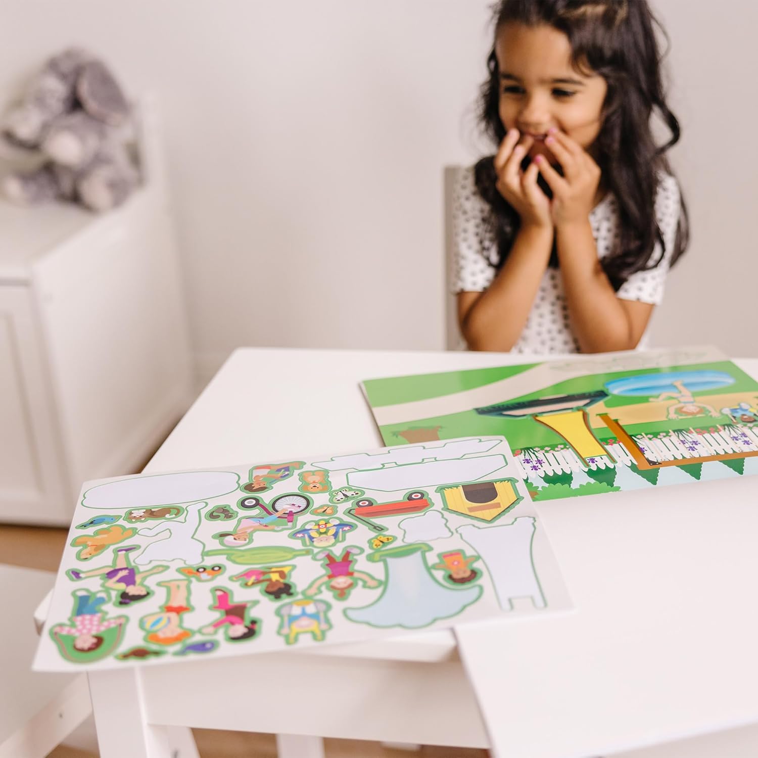 Melissa & Doug - Reusable Sticker Pad - Play House