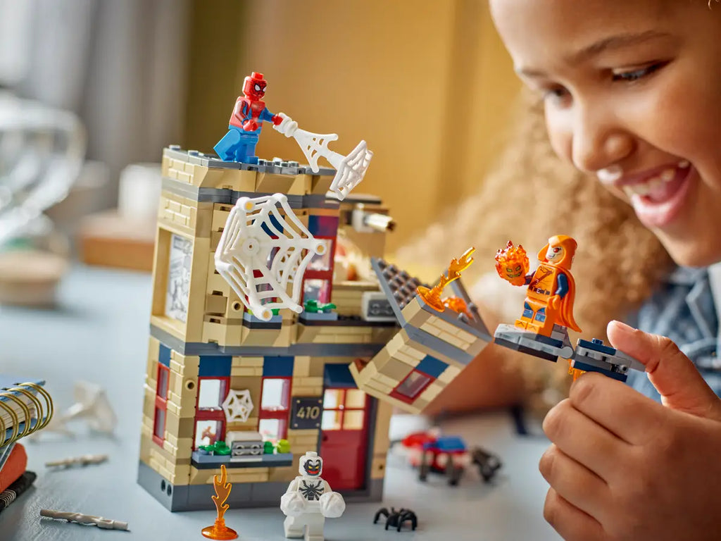 LEGO - Marvel Peter Parkers Apartment 76317
