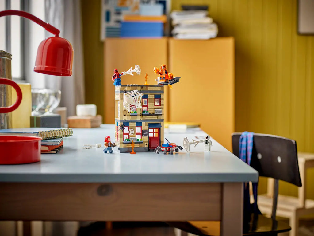 LEGO - Marvel Peter Parkers Apartment 76317