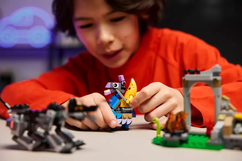 LEGO - Fortnite Peely & Sparkplug's Camp 77075