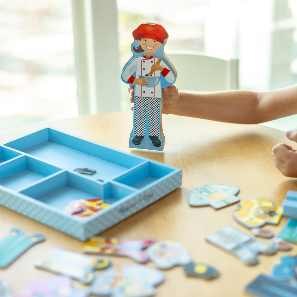 Melissa & Doug - Julia Magnetic Dress-Up