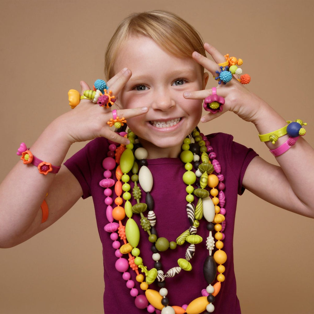Toy jewellery kit