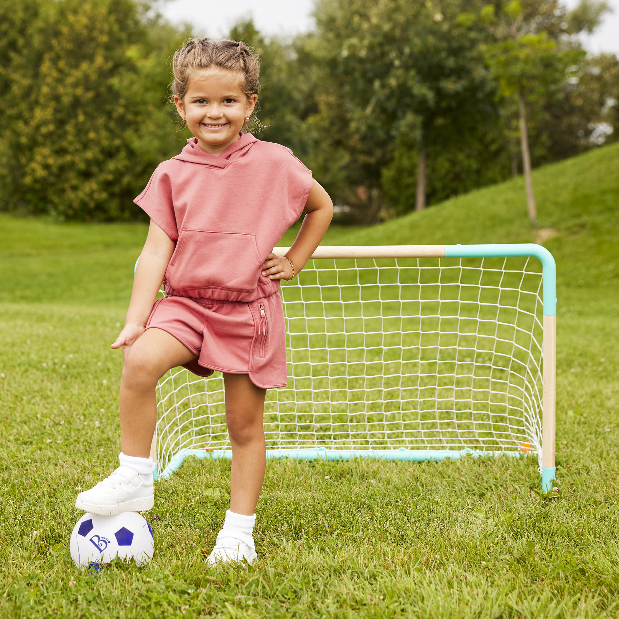 B. toys – B. sports Soccer Goal