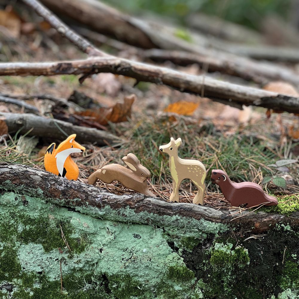 Tender Leaf Toys - 1 Piece Woodland Animals Display Shelf Set