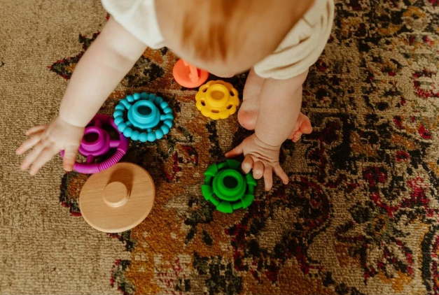 Jellystone - Rainbow Wobble Stacker