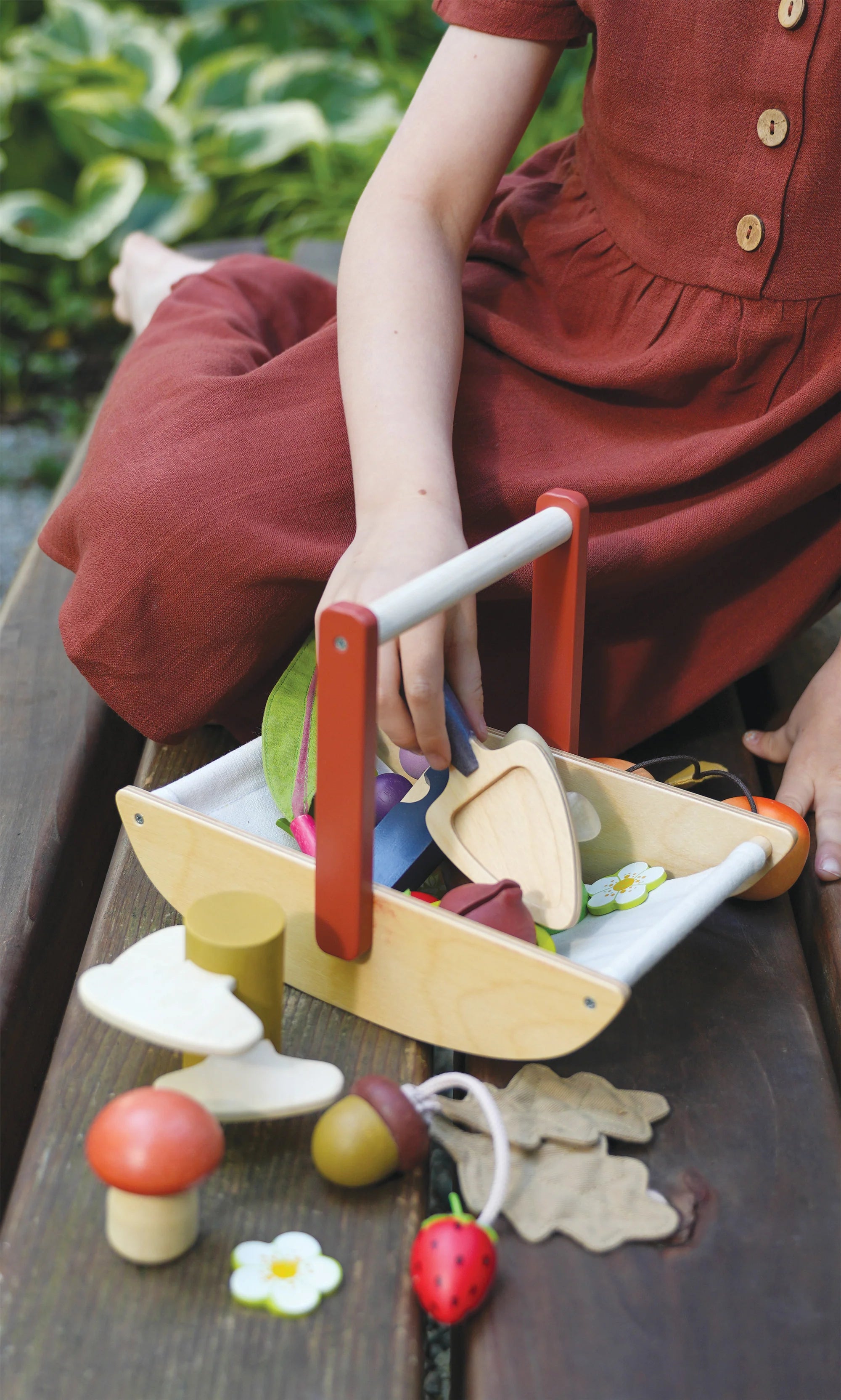 Tender Leaf Toys - Wild Wood Foraging Trug