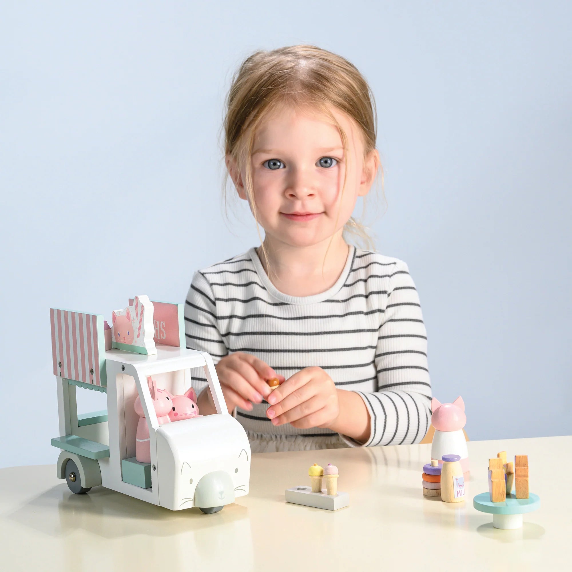 Tender Leaf Toys - Kitty's Milkshake Van