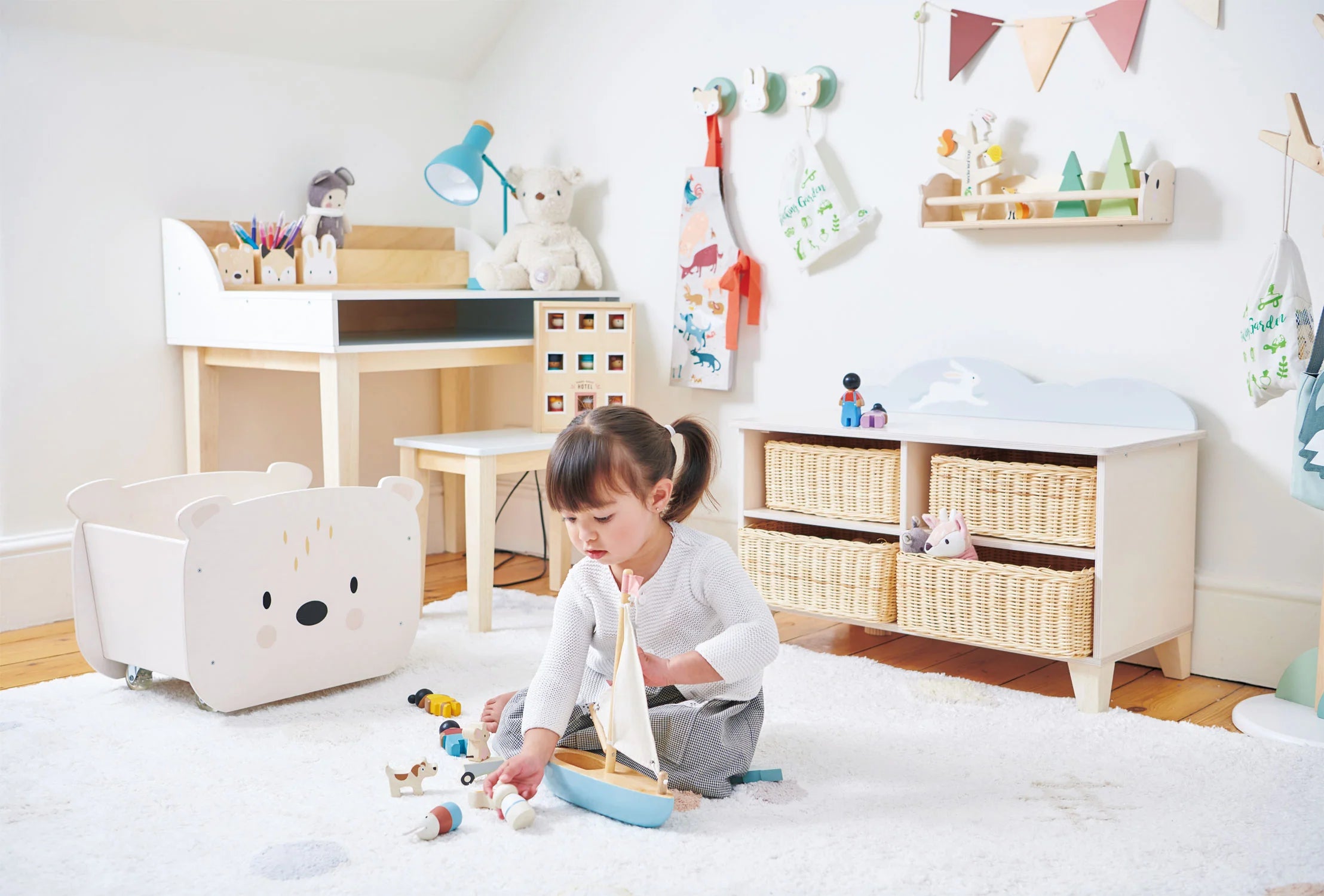 Tender Leaf Toys - Sailaway Boat