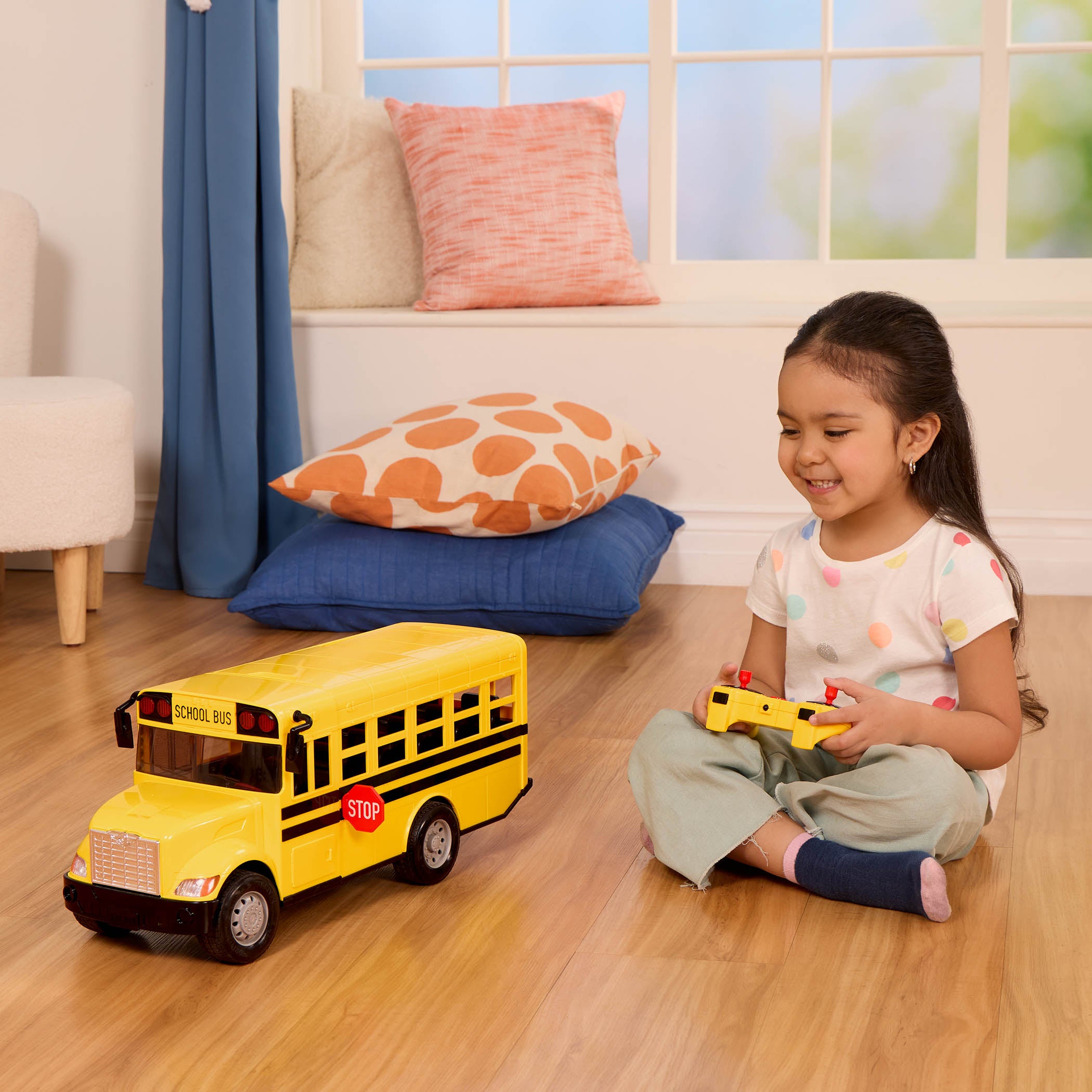 Driven - R/C Standard School Bus