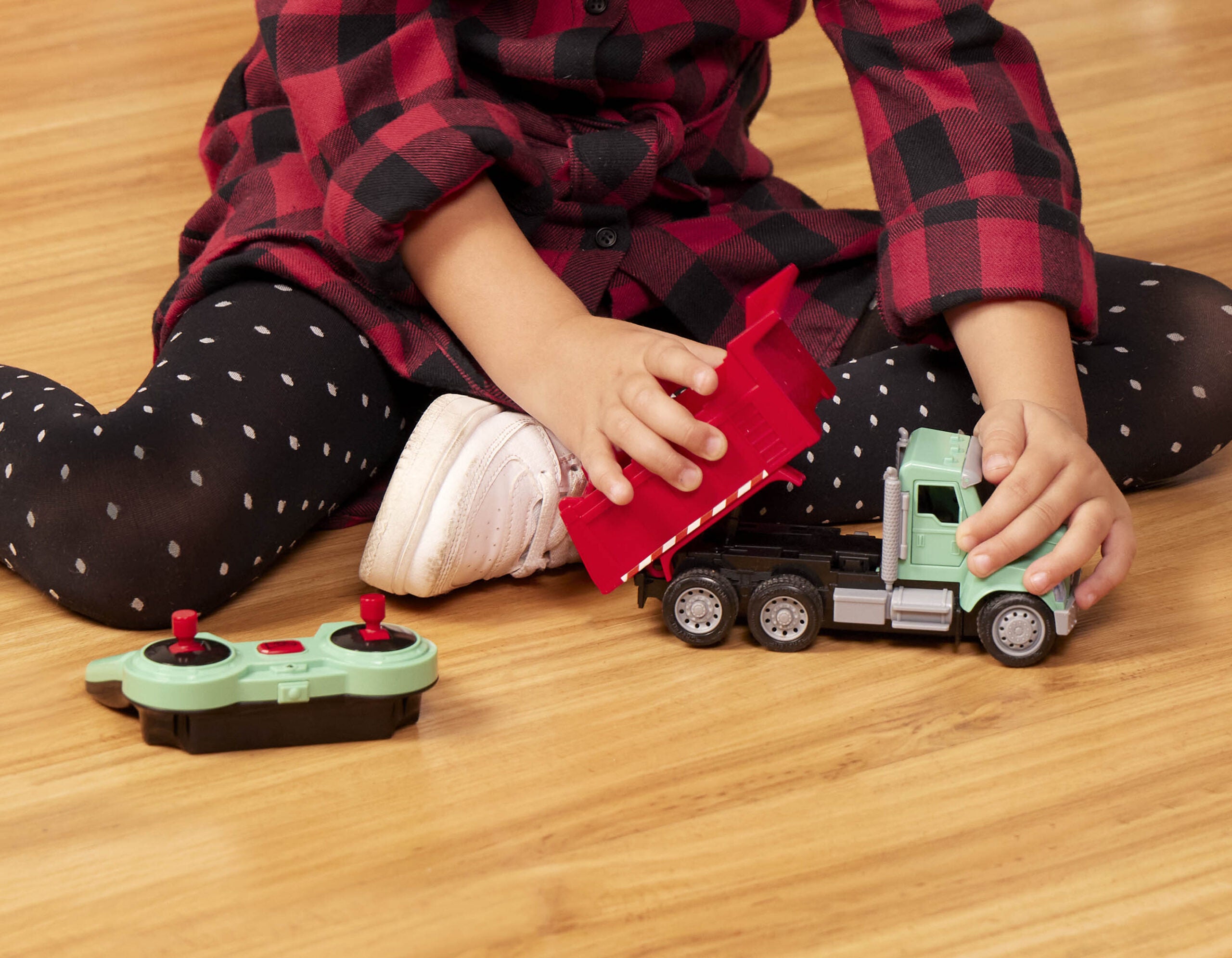 Driven - R/C Micro Dump Truck