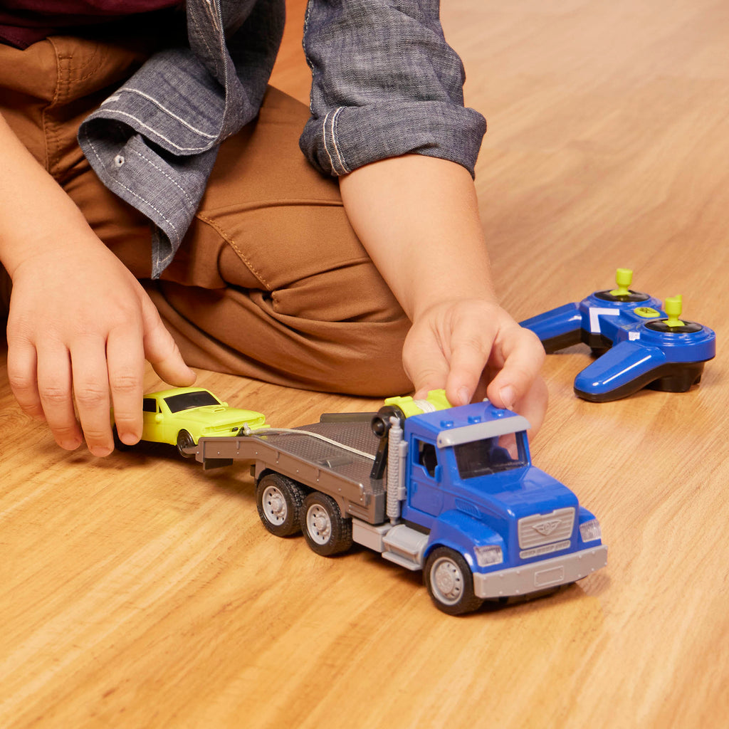 Driven - R/C Micro Tow Truck Blue