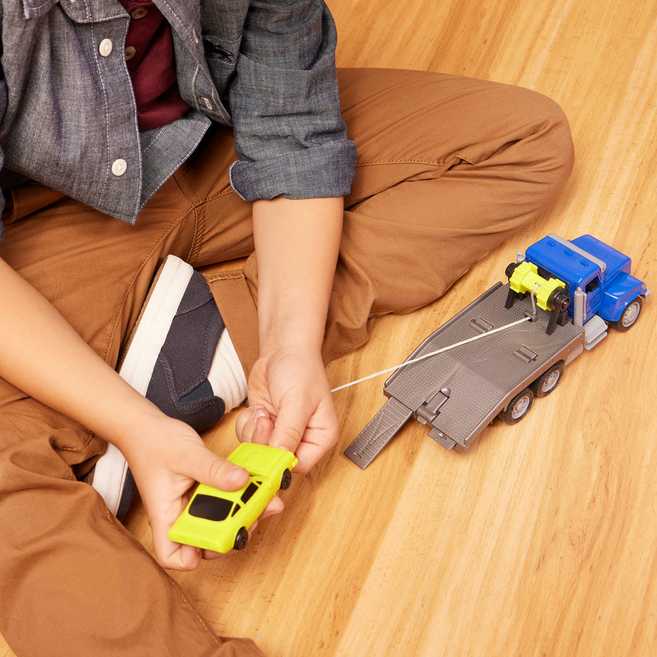 Driven - R/C Micro Tow Truck Blue
