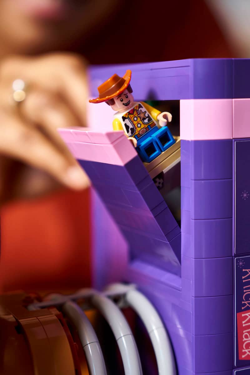 Lego - Toy Story Slinky Dog Bookends 43301