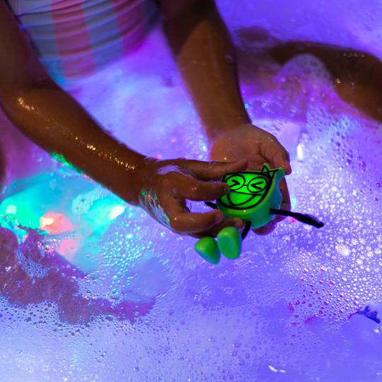 Glo Pals - Light Up Sensory Bath Toy Pippa (Green)