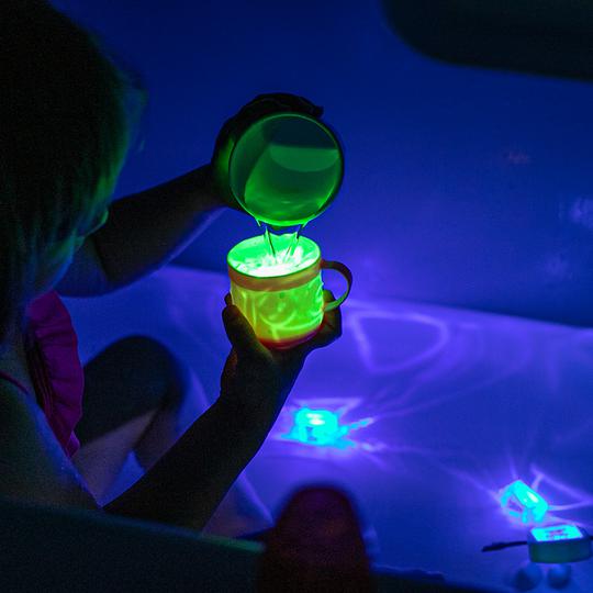 Glo Pals - Light Up Cubes Pippa (Green)